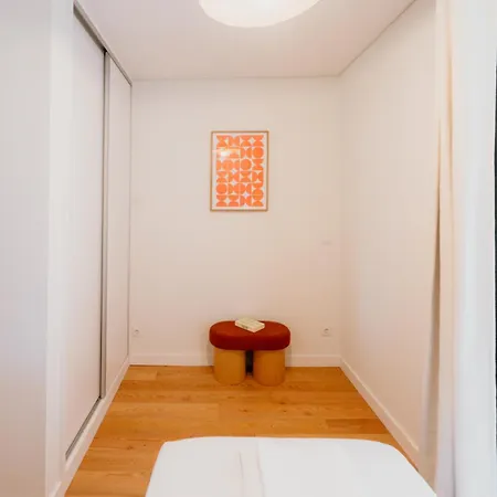Orange House - Elegant Two-bedroom Rc E Apartment Lisbon