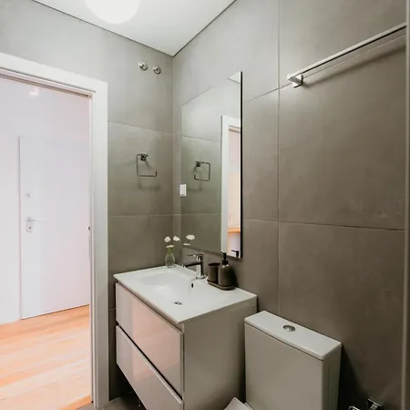 Orange House - Elegant Two-bedroom Rc E Apartment Lisbon